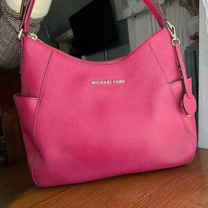 Michael Kors Fushia shoulder bag